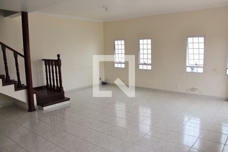 Sala de casa para alugar com 4 quartos, 350m² em Jardim Gonçalves, Itaquaquecetuba