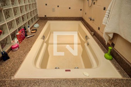 Casa à venda com 500m², 3 quartos e 7 vagasBanheiro Suíte