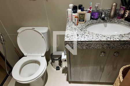 Apartamento à venda com 76m², 3 quartos e 1 vagaBanheiro da Suíte 2