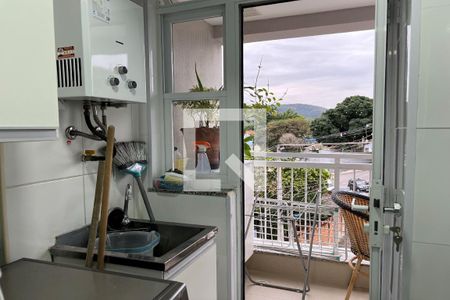 Apartamento à venda com 76m², 3 quartos e 1 vagaÁrea de serviço e Varanda