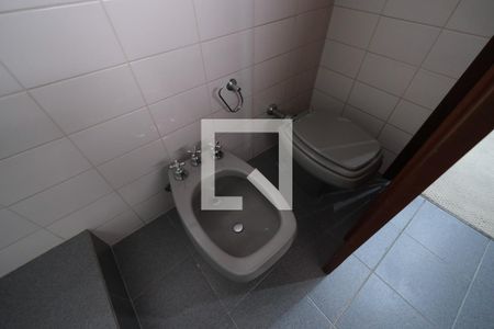 Apartamento à venda com 350m², 4 quartos e 3 vagas Apartamento à venda com 350m², 4 quartos e 3 vagasBanheiro da Suíte 4