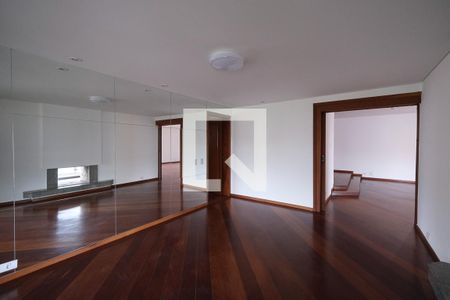 Apartamento à venda com 350m², 4 quartos e 3 vagas Apartamento à venda com 350m², 4 quartos e 3 vagasSala de Jantar