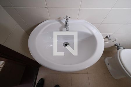 Apartamento à venda com 350m², 4 quartos e 3 vagas Apartamento à venda com 350m², 4 quartos e 3 vagasBanheiro de Serviço