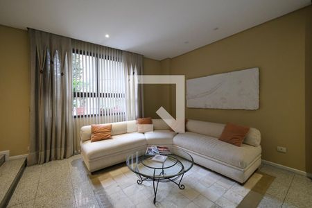 Apartamento à venda com 350m², 4 quartos e 3 vagas Apartamento à venda com 350m², 4 quartos e 3 vagasHall de Entrada