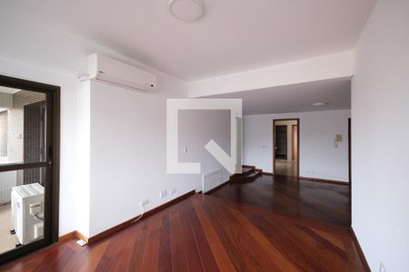 Apartamento à venda com 350m², 4 quartos e 3 vagas Apartamento à venda com 350m², 4 quartos e 3 vagasSala de TV