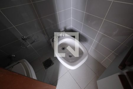 Apartamento à venda com 350m², 4 quartos e 3 vagas Apartamento à venda com 350m², 4 quartos e 3 vagasBanheiro da Suíte 1