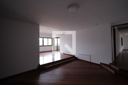 Apartamento à venda com 350m², 4 quartos e 3 vagas Apartamento à venda com 350m², 4 quartos e 3 vagasSala de TV