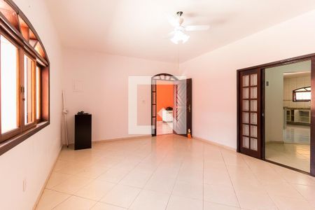 Sala de casa para alugar com 3 quartos, 273m² em Vila Jundiaí, Mogi das Cruzes