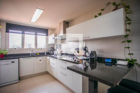Apartamento à venda com 193m², 4 quartos e 3 vagas Apartamento à venda com 193m², 4 quartos e 3 vagasCozinha
