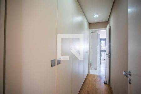 Apartamento à venda com 193m², 4 quartos e 3 vagas Apartamento à venda com 193m², 4 quartos e 3 vagasCorredor - Cozinha
