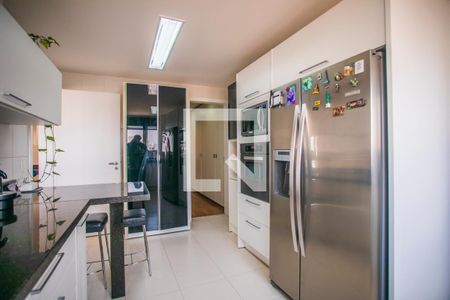 Apartamento à venda com 193m², 4 quartos e 3 vagas Apartamento à venda com 193m², 4 quartos e 3 vagasCozinha