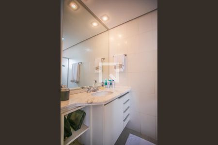 Apartamento à venda com 193m², 4 quartos e 3 vagas Apartamento à venda com 193m², 4 quartos e 3 vagasBanheiro Suíte