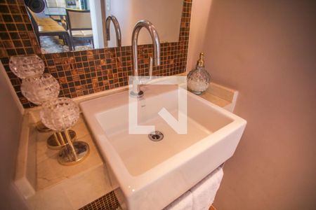 Apartamento à venda com 193m², 4 quartos e 3 vagas Apartamento à venda com 193m², 4 quartos e 3 vagasLavabo - Torneira