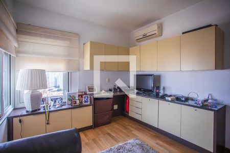 Apartamento à venda com 193m², 4 quartos e 3 vagas Apartamento à venda com 193m², 4 quartos e 3 vagasQuarto 4