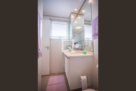 Apartamento à venda com 193m², 4 quartos e 3 vagas Apartamento à venda com 193m², 4 quartos e 3 vagasBanheiro Suíte