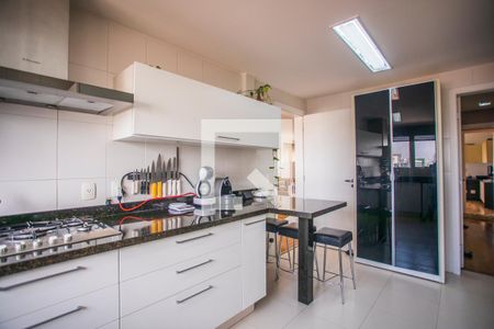 Apartamento à venda com 193m², 4 quartos e 3 vagas Apartamento à venda com 193m², 4 quartos e 3 vagasCozinha