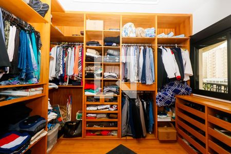 Apartamento à venda com 118m², 4 quartos e 3 vagasCloset do quarto