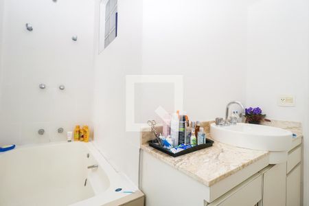 Apartamento à venda com 118m², 4 quartos e 3 vagasBanheiro da Suíte