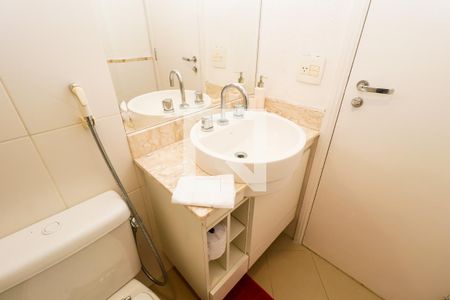 Apartamento à venda com 118m², 4 quartos e 3 vagasDetalhe banheiro