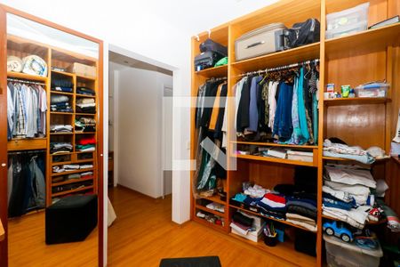 Apartamento à venda com 118m², 4 quartos e 3 vagasCloset do quarto