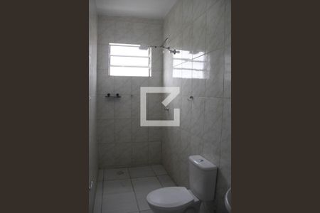 Banheiro de kitnet/studio para alugar com 1 quarto, 20m² em Jardim São Luís, Suzano