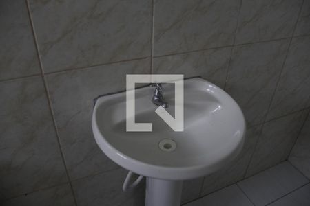 Banheiro de kitnet/studio para alugar com 1 quarto, 20m² em Jardim São Luís, Suzano