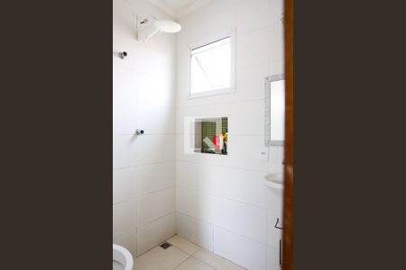 Casa à venda com 128m², 2 quartos e 2 vagasBanheiro Social