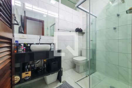 Casa à venda com 170m², 3 quartos e 1 vagaBanheiro
