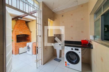 Casa à venda com 170m², 3 quartos e 1 vagaÁrea de Serviço