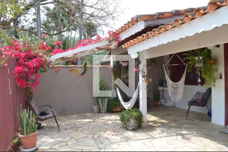 Casa à venda com 200m², 3 quartos e 2 vagasQuintal frente 