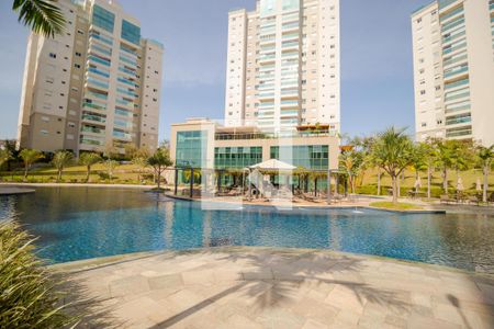 Apartamento à venda com 198m², 3 quartos e 3 vagasÁrea comum - Piscina