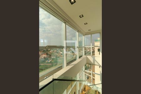 Apartamento à venda com 198m², 3 quartos e 3 vagasEscada