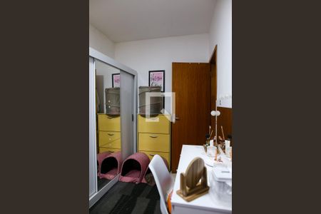 Apartamento à venda com 106m², 4 quartos e 1 vagaQuarto 2