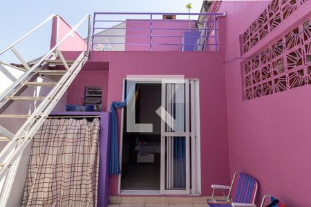 Casa à venda com 90m², 3 quartos e sem vagaQuintal