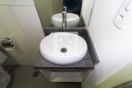 Banheiro de apartamento para alugar com 1 quarto, 35m² em Vila Ema, São Paulo