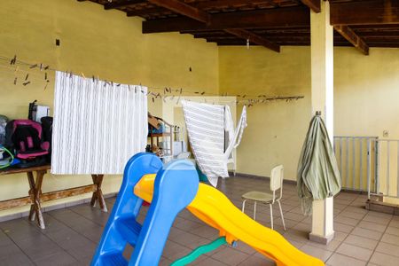 Casa à venda com 355m², 5 quartos e 3 vagasChurrasqueira