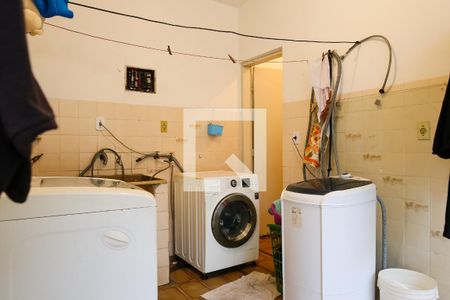 Casa à venda com 355m², 5 quartos e 3 vagasLavanderia