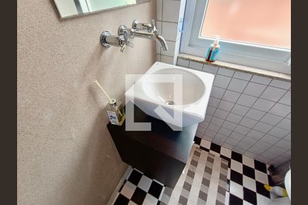 Apartamento à venda com 200m², 3 quartos e sem vagaBanheiro social