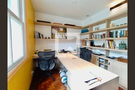 Apartamento à venda com 200m², 3 quartos e sem vagaQuarto