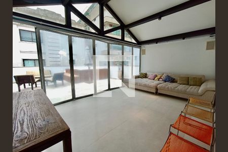 Apartamento à venda com 200m², 3 quartos e sem vagaCobertura 