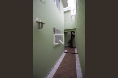 Casa à venda com 180m², 3 quartos e 2 vagasCorredor