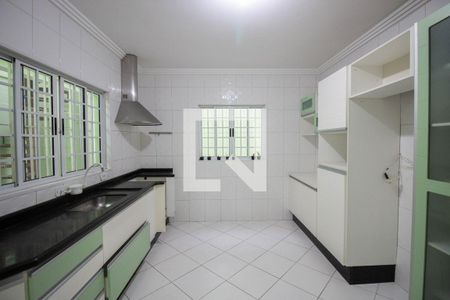 Casa à venda com 180m², 3 quartos e 2 vagasCozinha