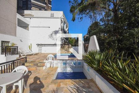 Apartamento à venda com 600m², 4 quartos e 5 vagasÁrea comum - Piscina