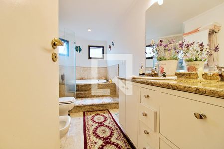 Apartamento à venda com 600m², 4 quartos e 5 vagasBanheiro da Suíte 1