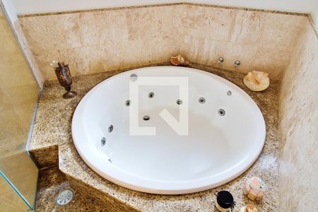 Apartamento à venda com 600m², 4 quartos e 5 vagasBanheiro da Suíte 1