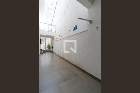 Casa para alugar com 100m², 3 quartos e 3 vagas Casa para alugar com 100m², 3 quartos e 3 vagasCorredor externo