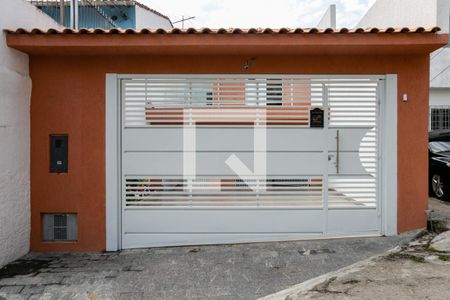Casa para alugar com 100m², 3 quartos e 3 vagas Casa para alugar com 100m², 3 quartos e 3 vagasFachada