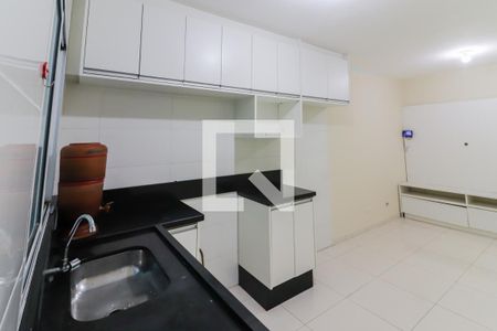 Sala / Cozinha de apartamento para alugar com 2 quartos, 55m² em Rio Pequeno, São Paulo