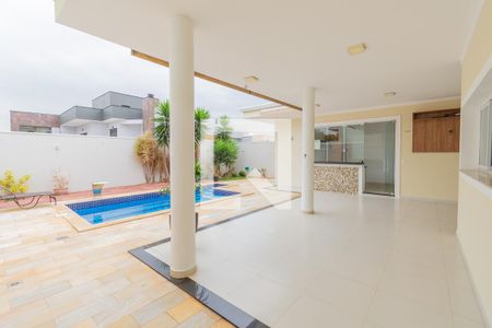 Casa de condomínio para alugar com 318m², 4 quartos e 4 vagasÁrea comum - Piscina