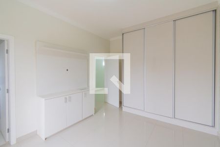 Casa de condomínio para alugar com 318m², 4 quartos e 4 vagasSuíte 2